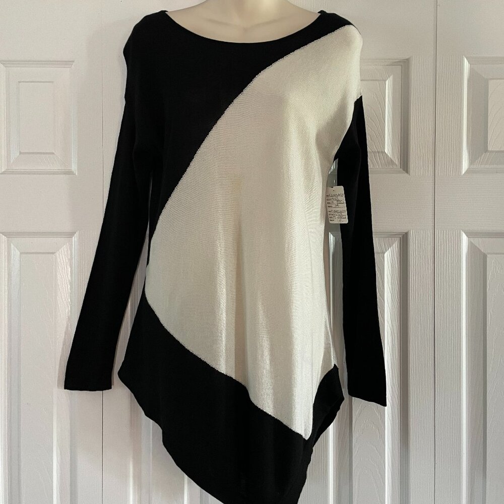 Katherine Barclay Montreal Black Cream Tunic Knit NWT